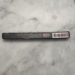 Younique lip liner in Pompous